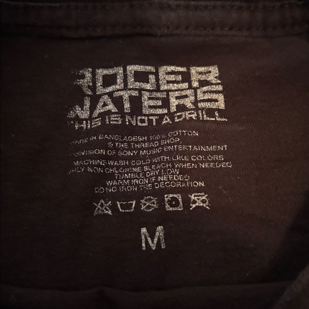 Roger Waters 2022 Tour Concert Tee Shirt - Picture 4 of 9